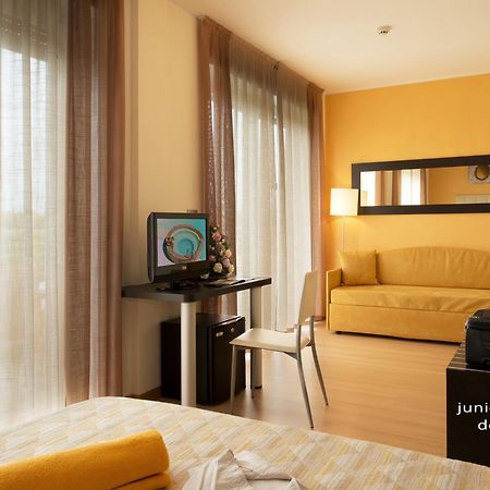 Hotel San Marco Бибионе Стая снимка