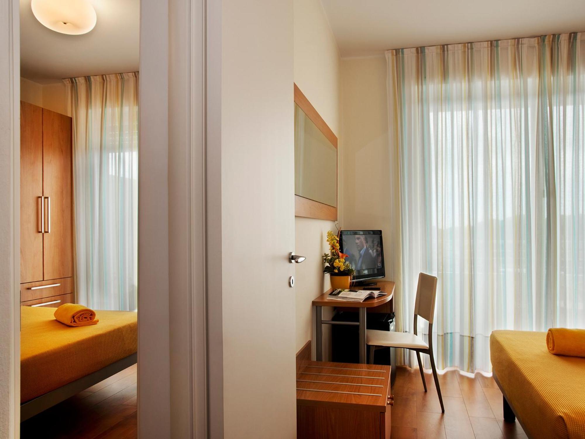 Hotel San Marco Бибионе Стая снимка
