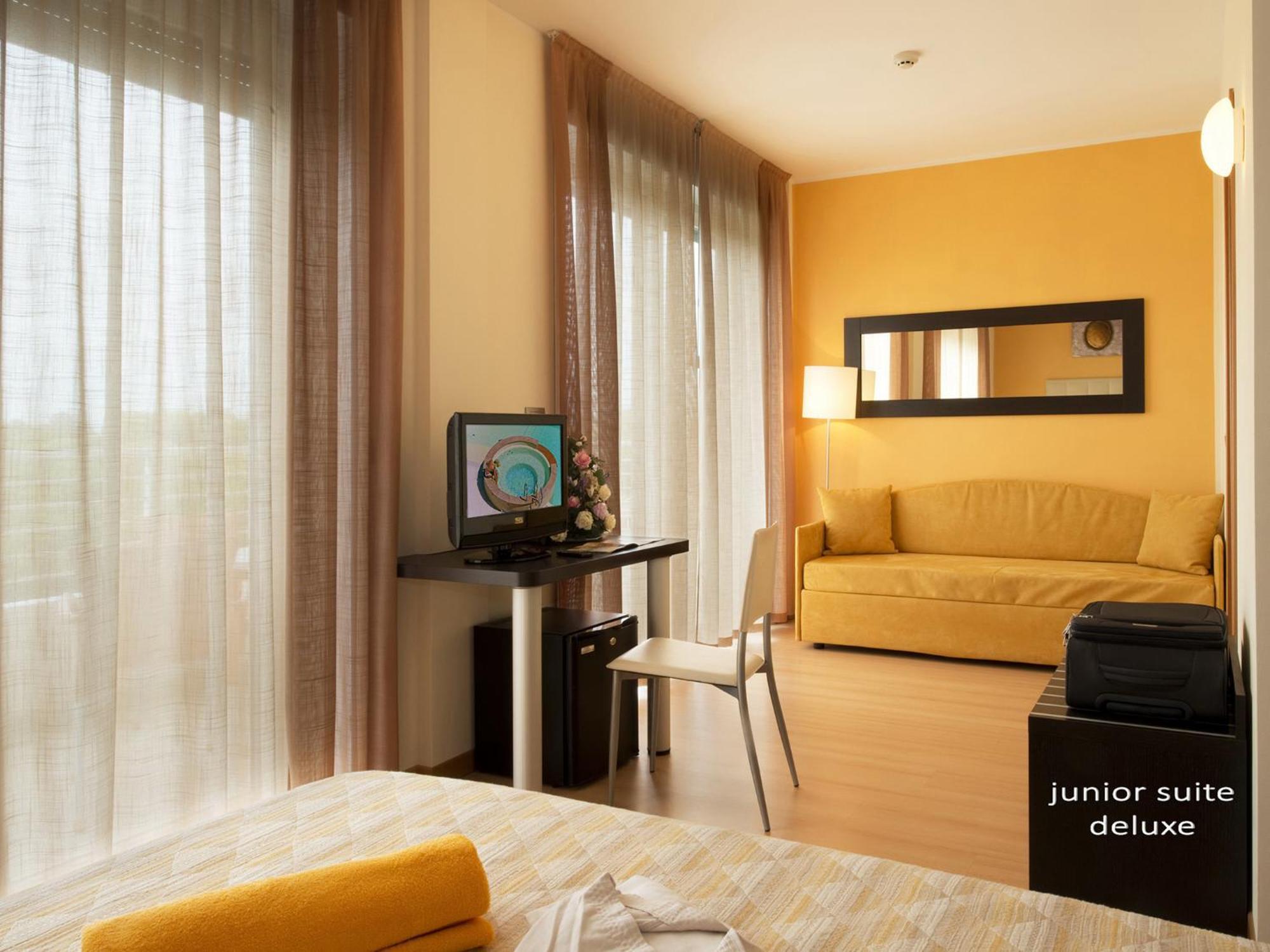 Hotel San Marco Бибионе Стая снимка