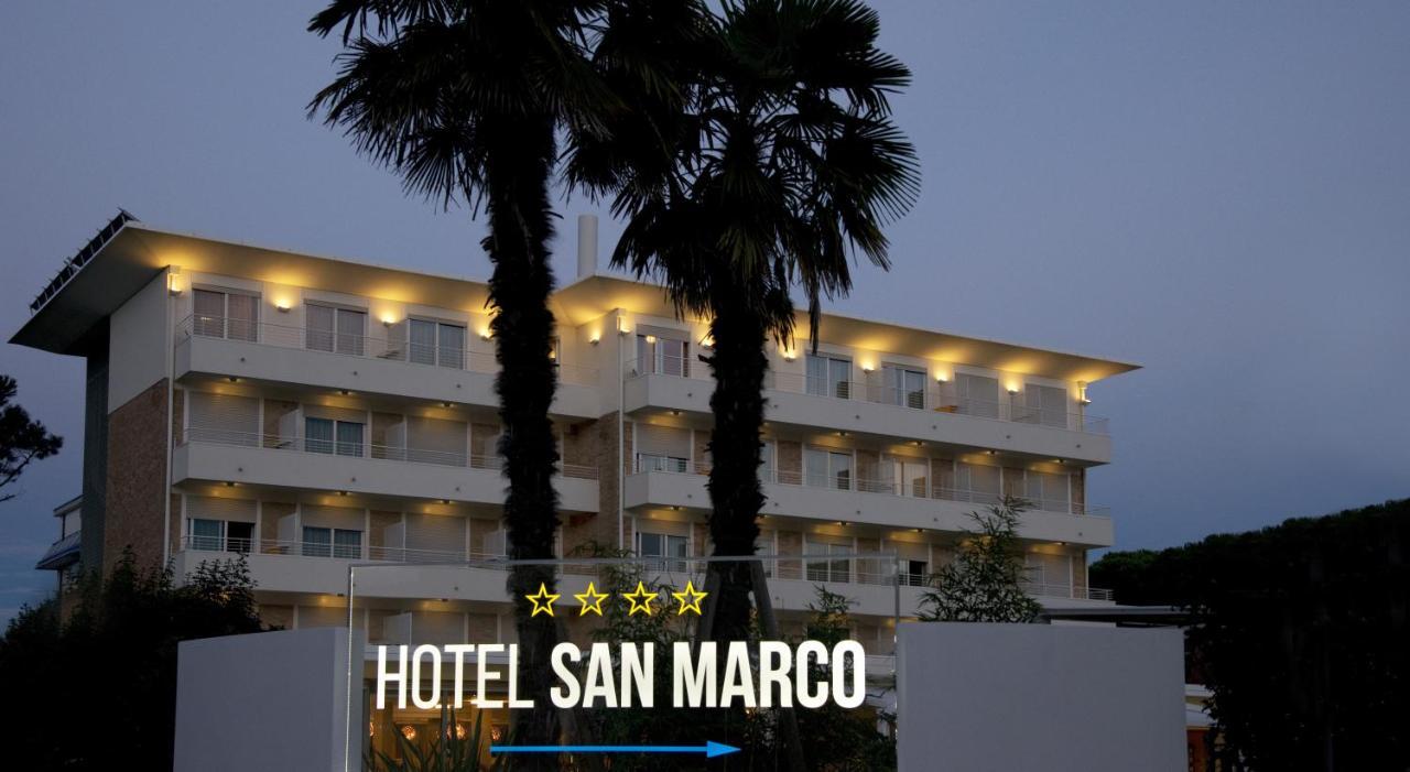 Hotel San Marco Бибионе Екстериор снимка